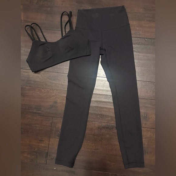 Lululemon Black Sports Bra and Leggings Set - Picture 5 of 5